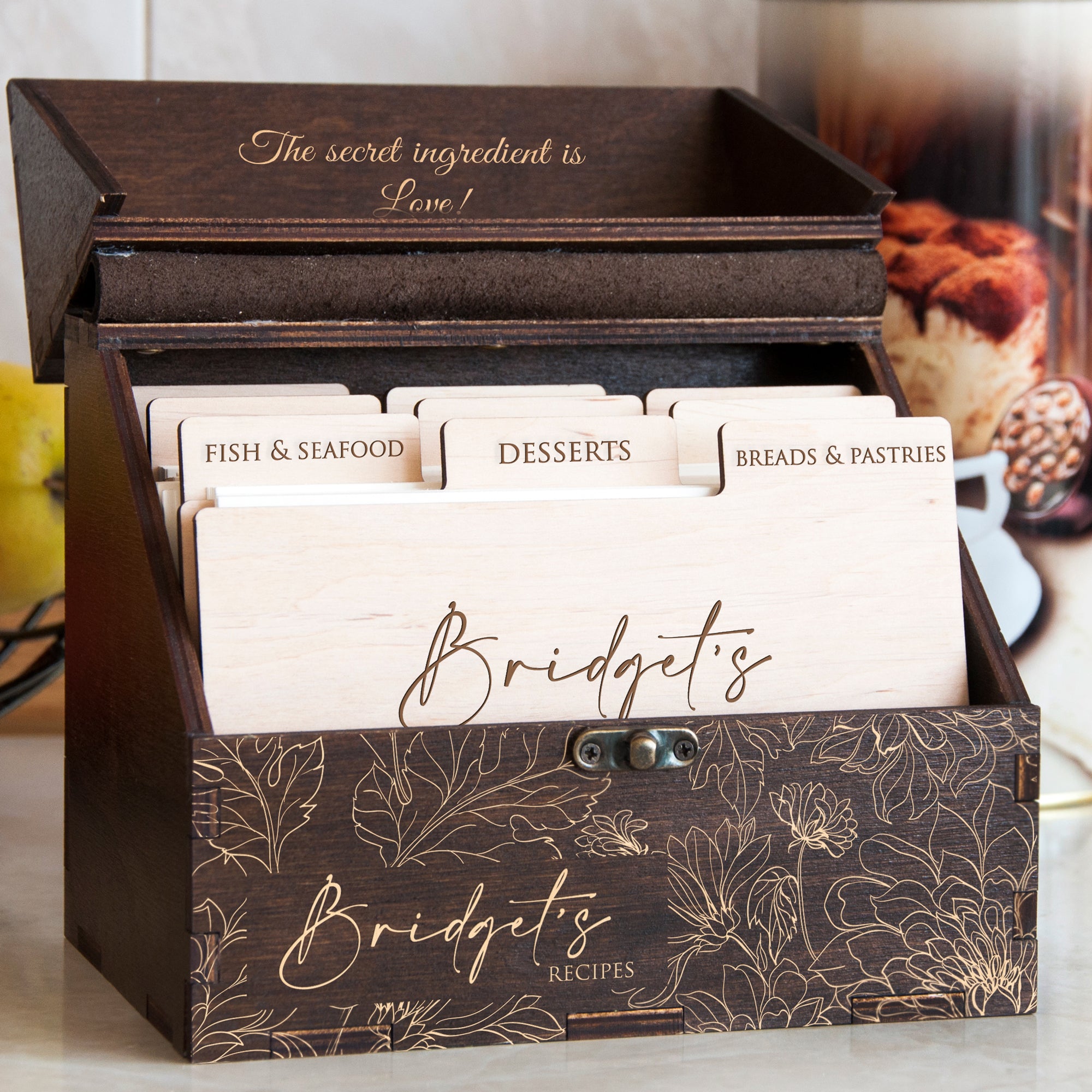 Vintage Recipe Box with Cards & Dividers 4x6 or 5x7 - Christmas Gift for Mom or Daughter
