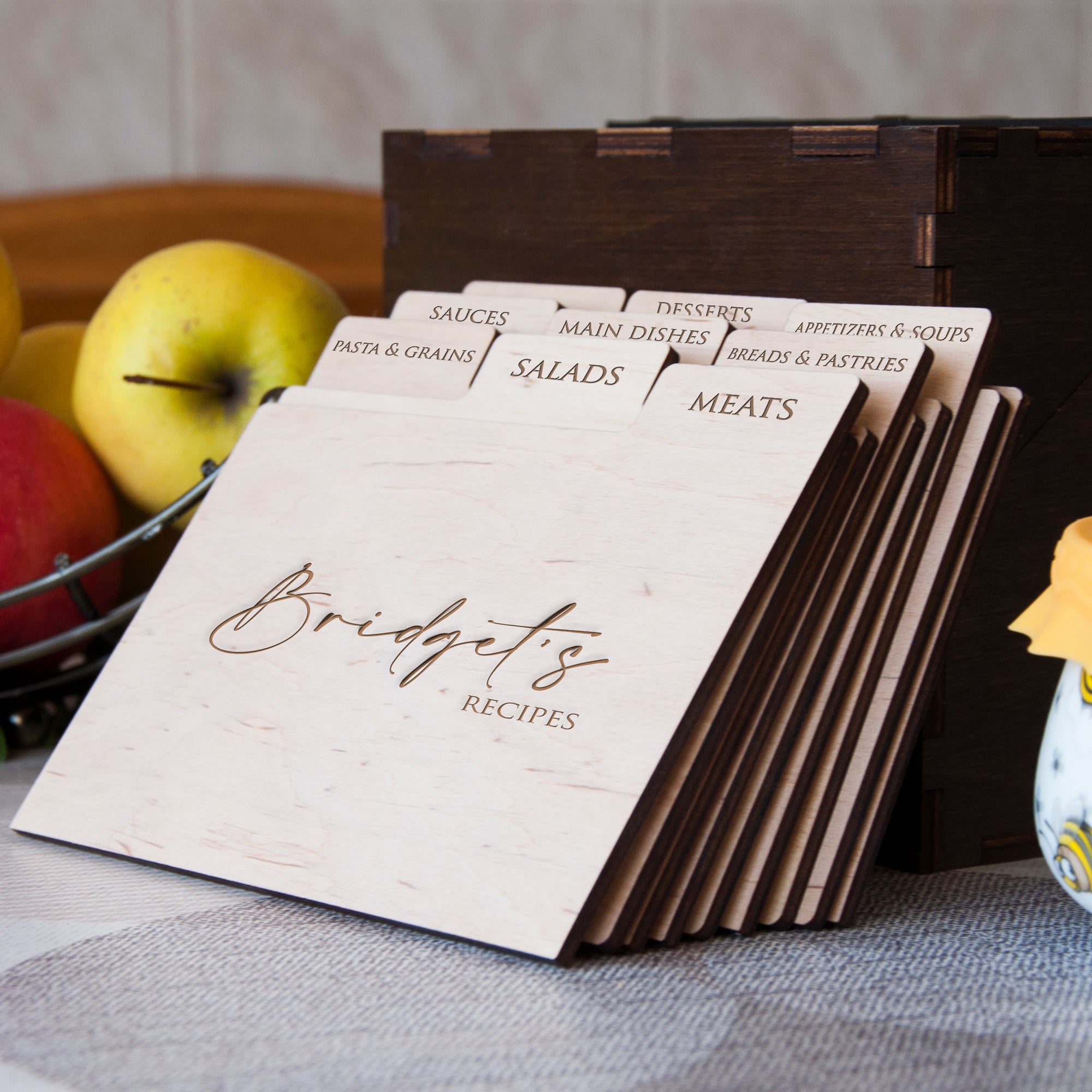 Vintage Recipe Box with Cards & Dividers 4x6 or 5x7 - Christmas Gift for Mom or Daughter