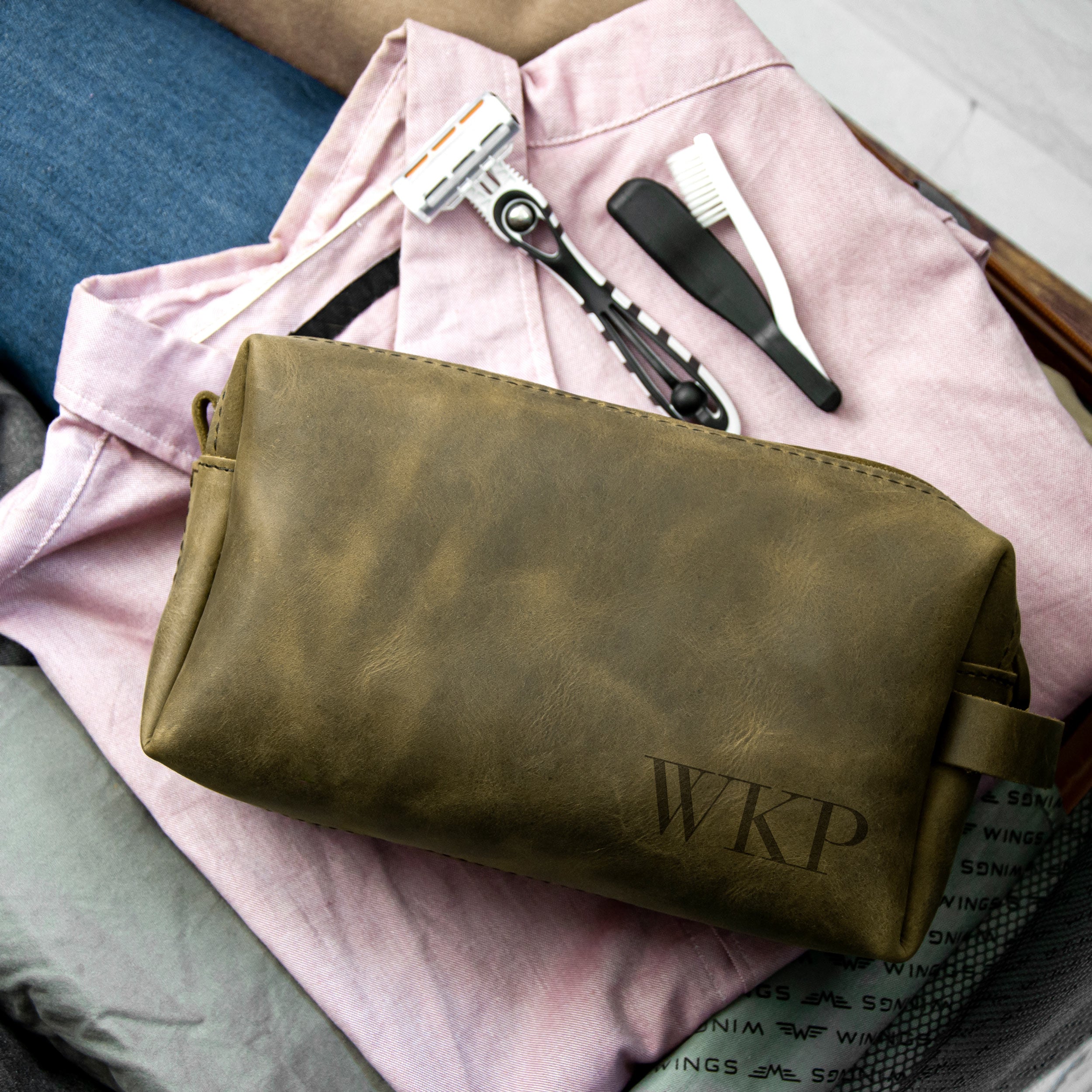 Personalized Leather Grooming Kit – Men’s Dopp Toiletry Bag