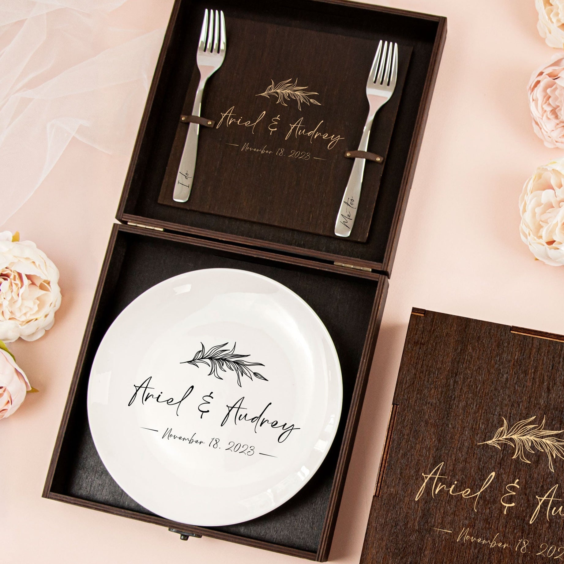 Wedding Cake Plate & Engraved Forks - Bridal Shower Gift for Bride to Be