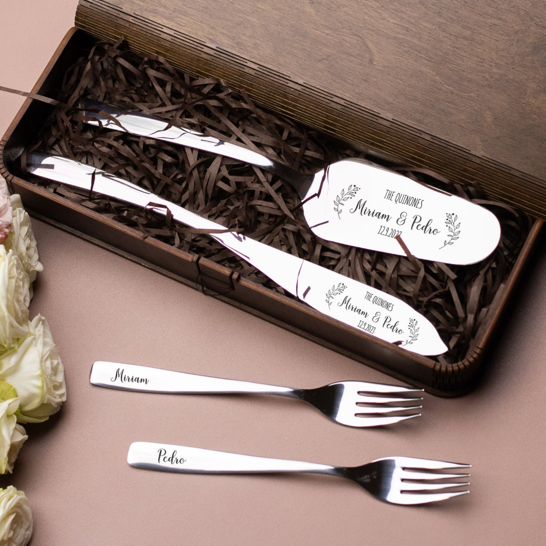 Wedding Cake Server Set and Cake forks - Engagement Gift for Couple
