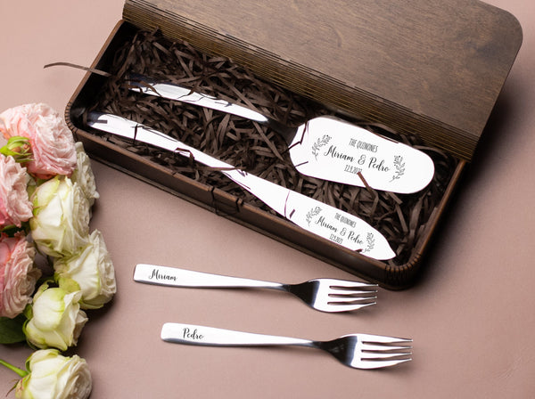 Wedding Cake Server Set and Cake forks - Engagement Gift for Couple