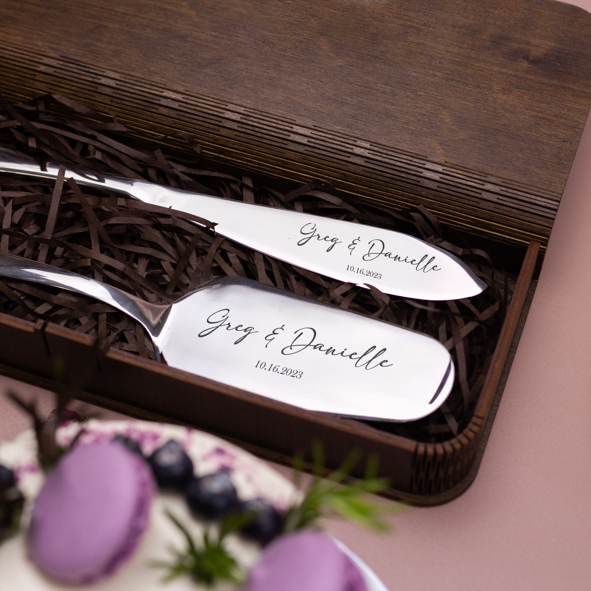 Rustic Wedding Cake Server Set - Personalized Cake Cutting Set