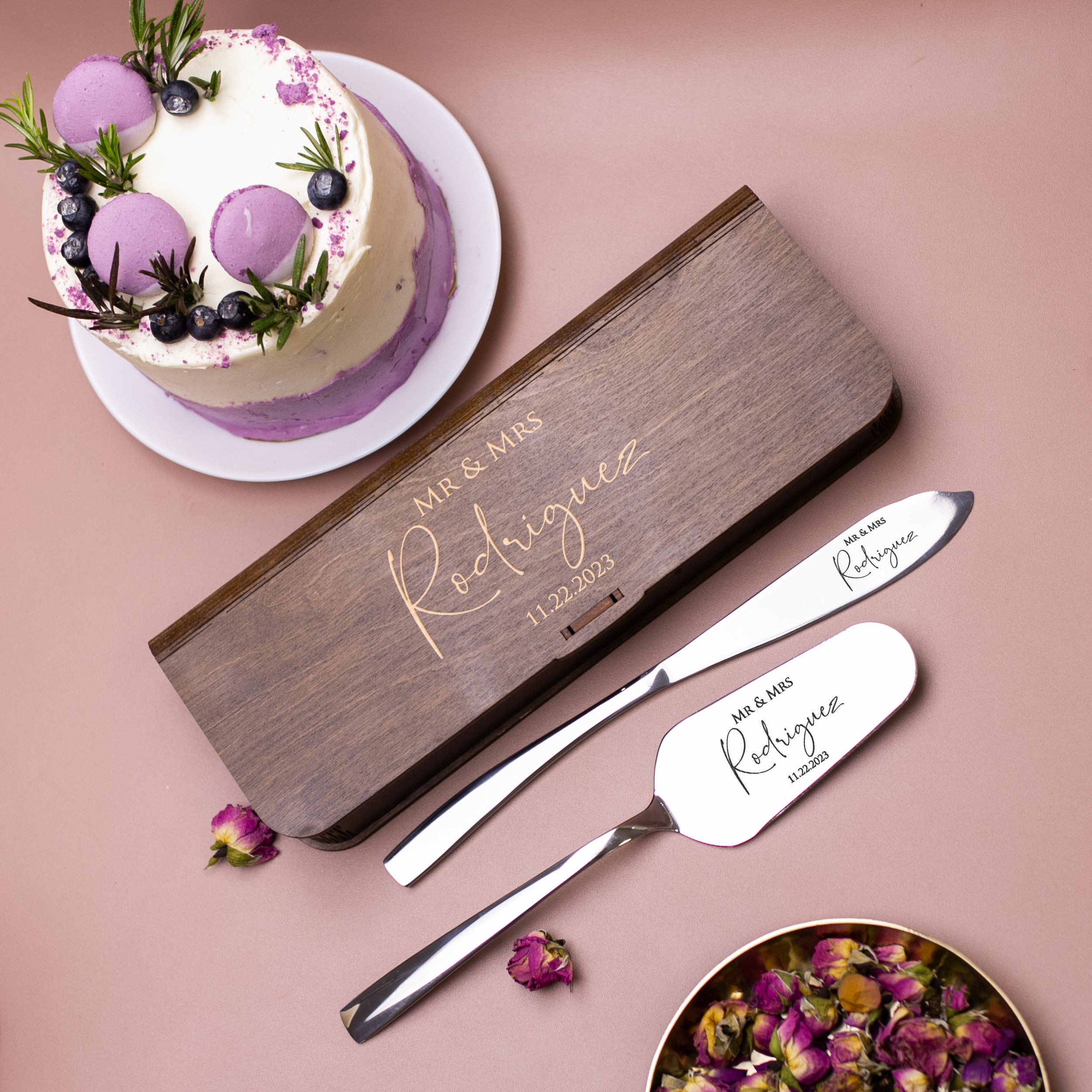 Personalized Wedding Cake Server Set Wedding Gift For Mr And Mrs   1  4 