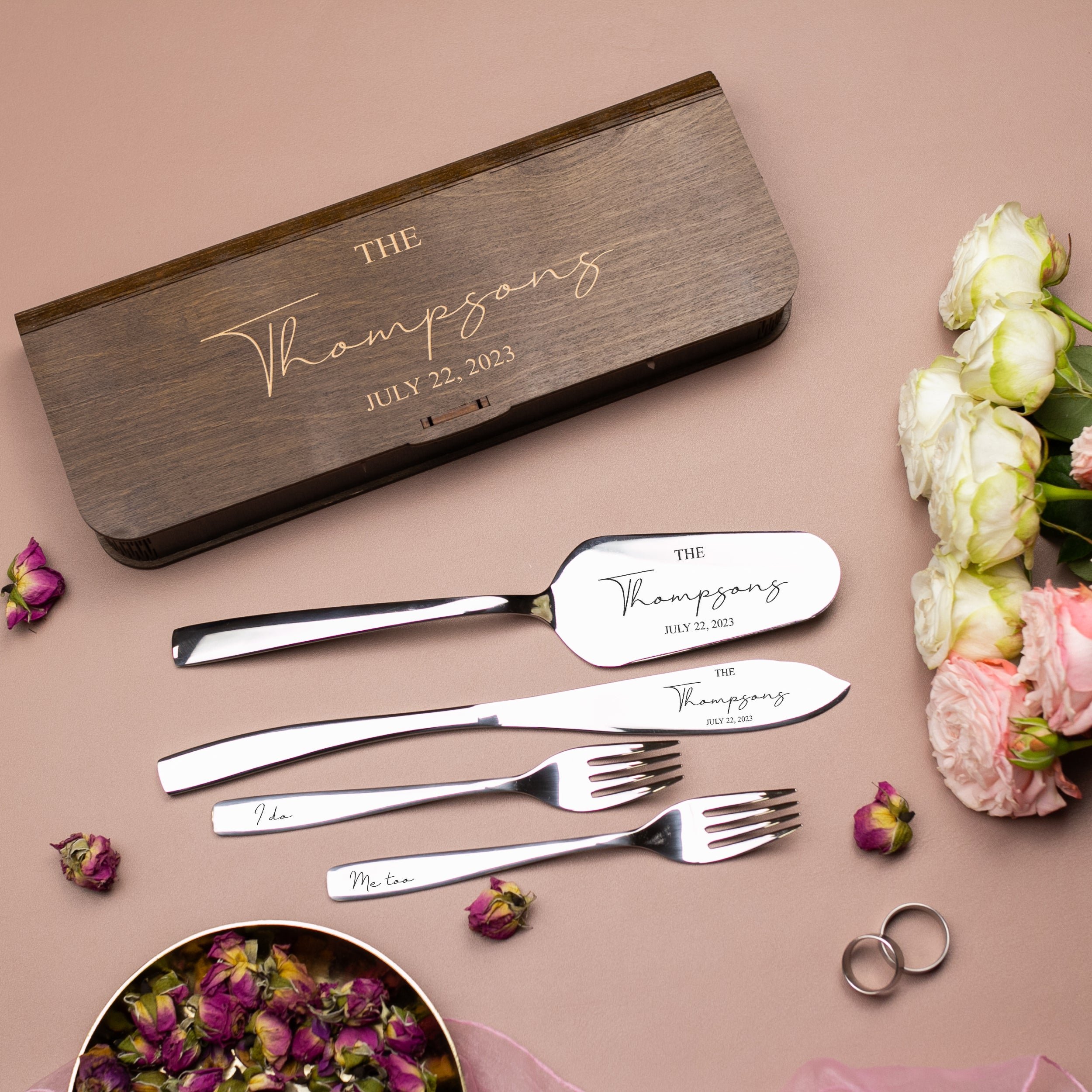 Bridal shower gift - Wedding cake cutting set & forks - I do, Me too