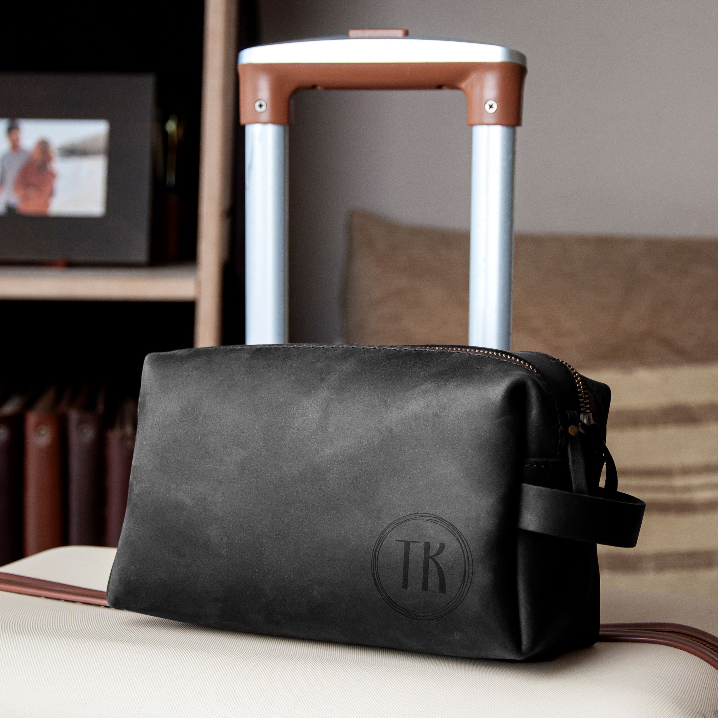 Men’s Custom Leather Toiletry Bag – Monogrammed Travel Dopp Kit