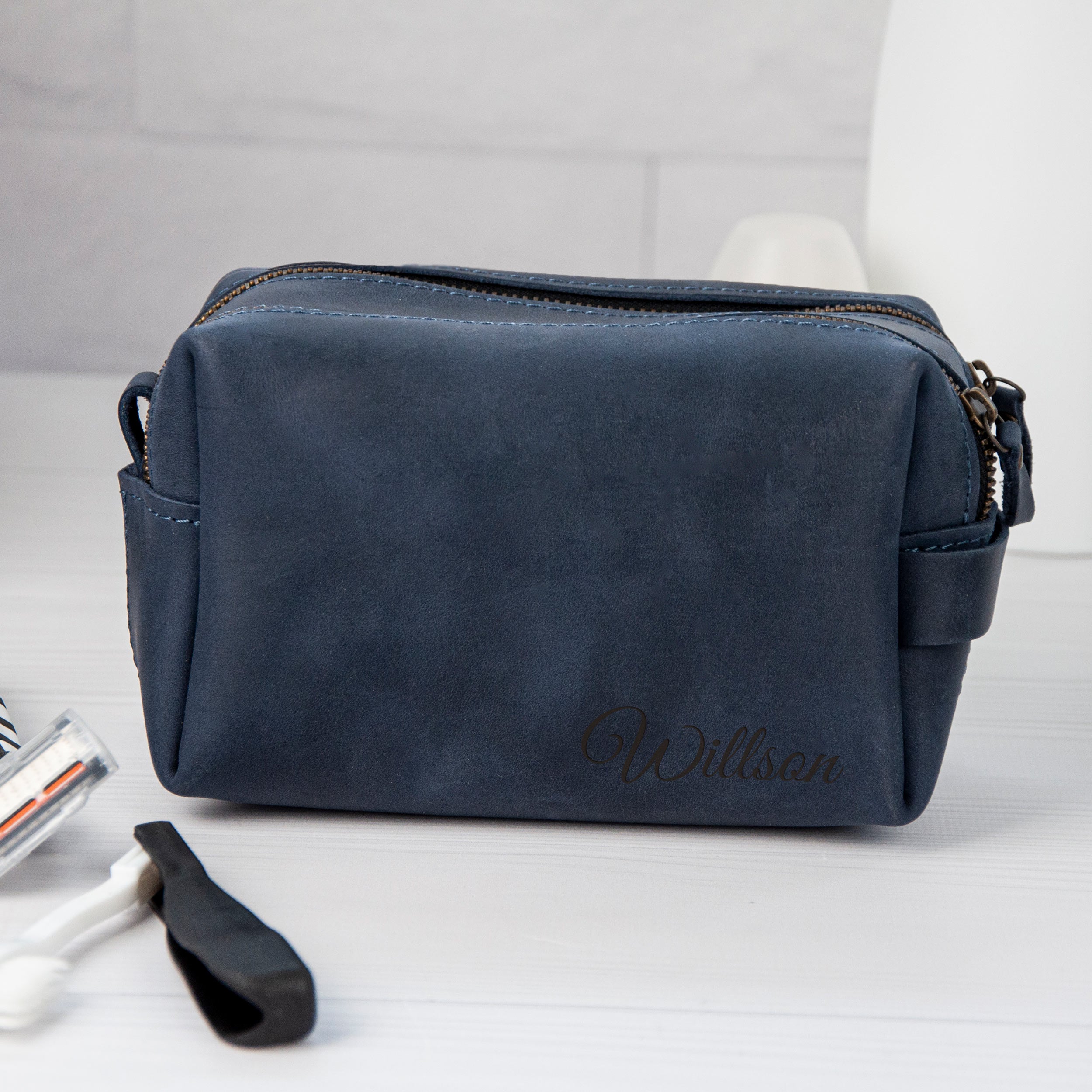 Rustic Leather Dopp Kit – Personalized Shaving Bag for Men