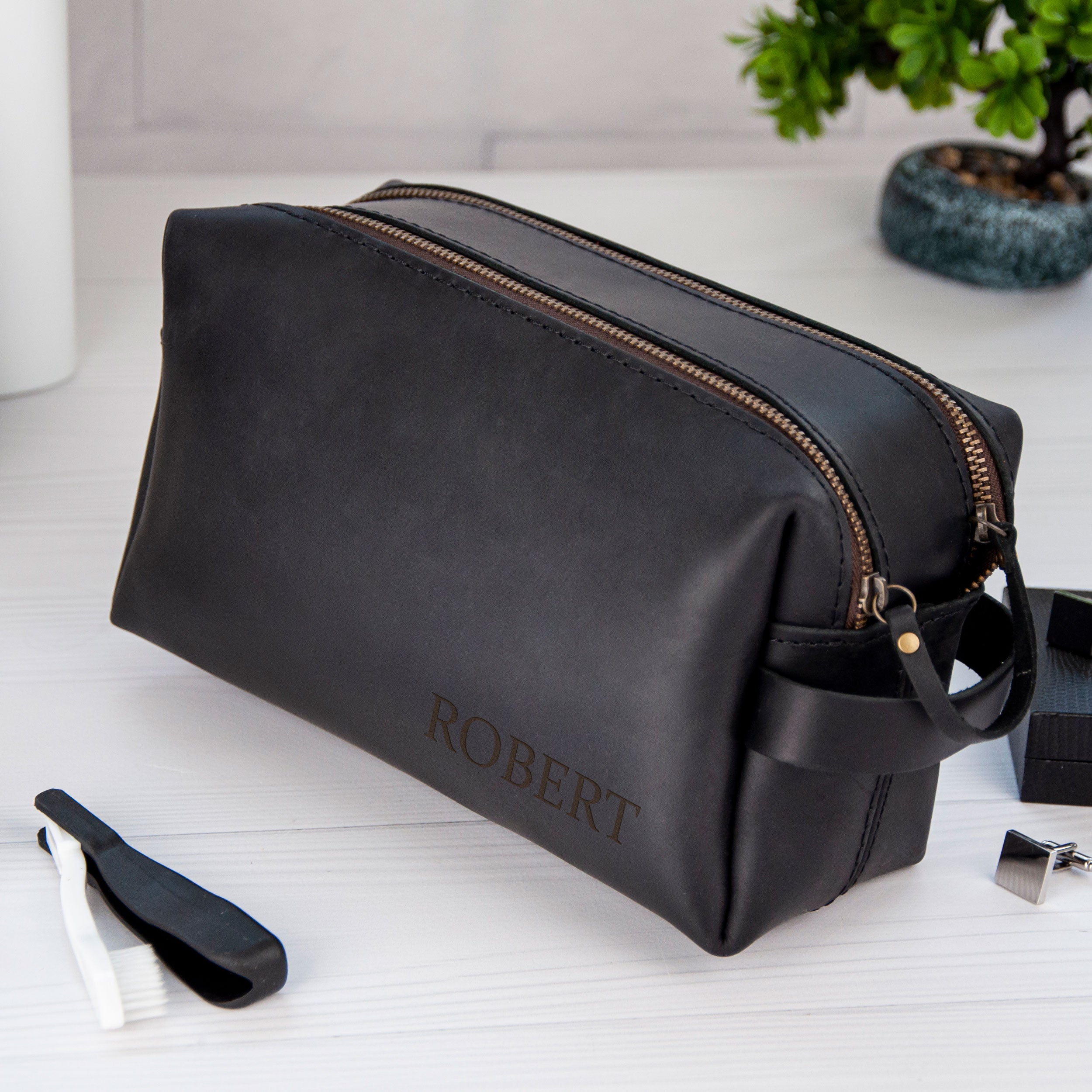 Rustic Leather Dopp Kit – Personalized Shaving Bag for Men