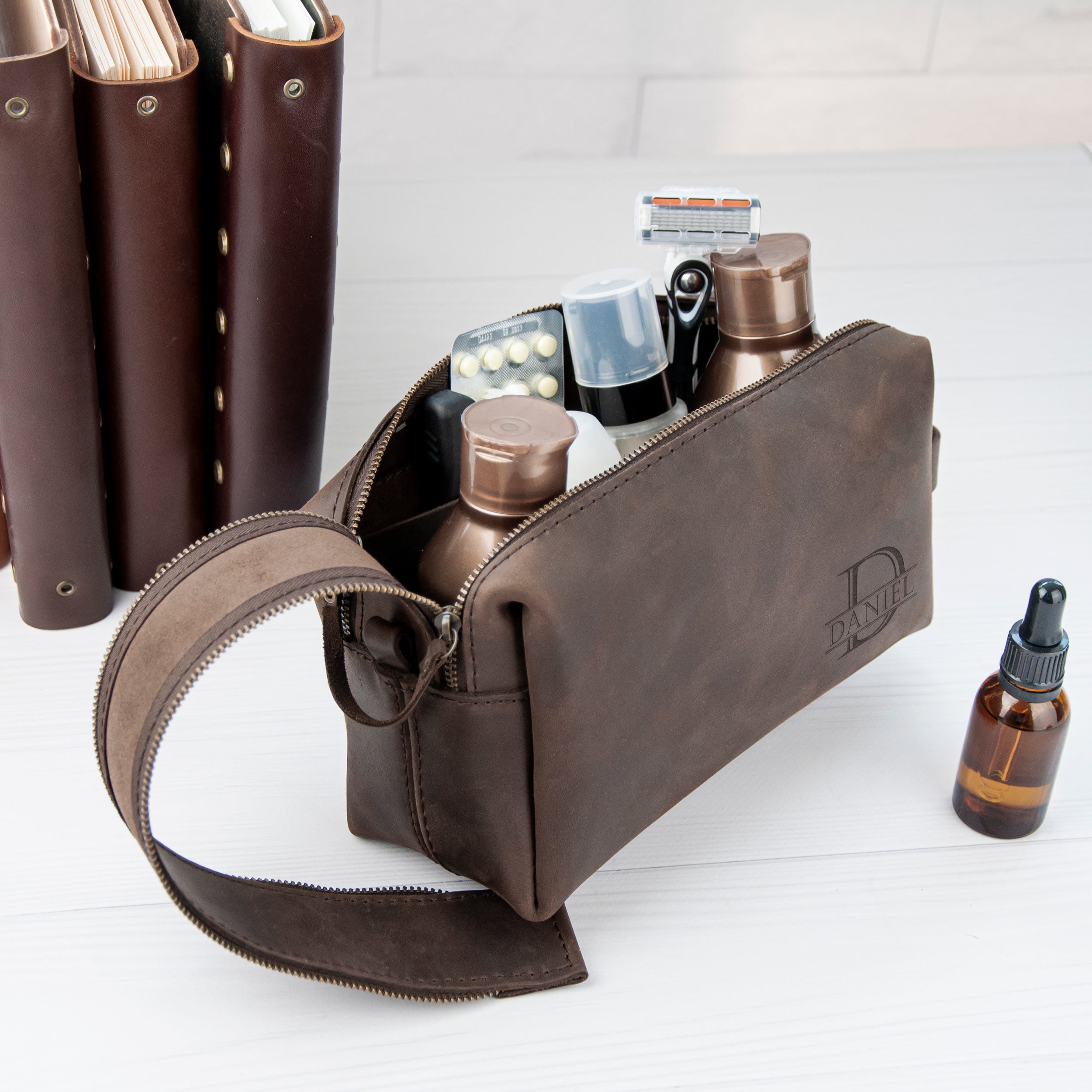 XL Personalized Leather Toiletry bag - Christmas Gift for Boyfriend