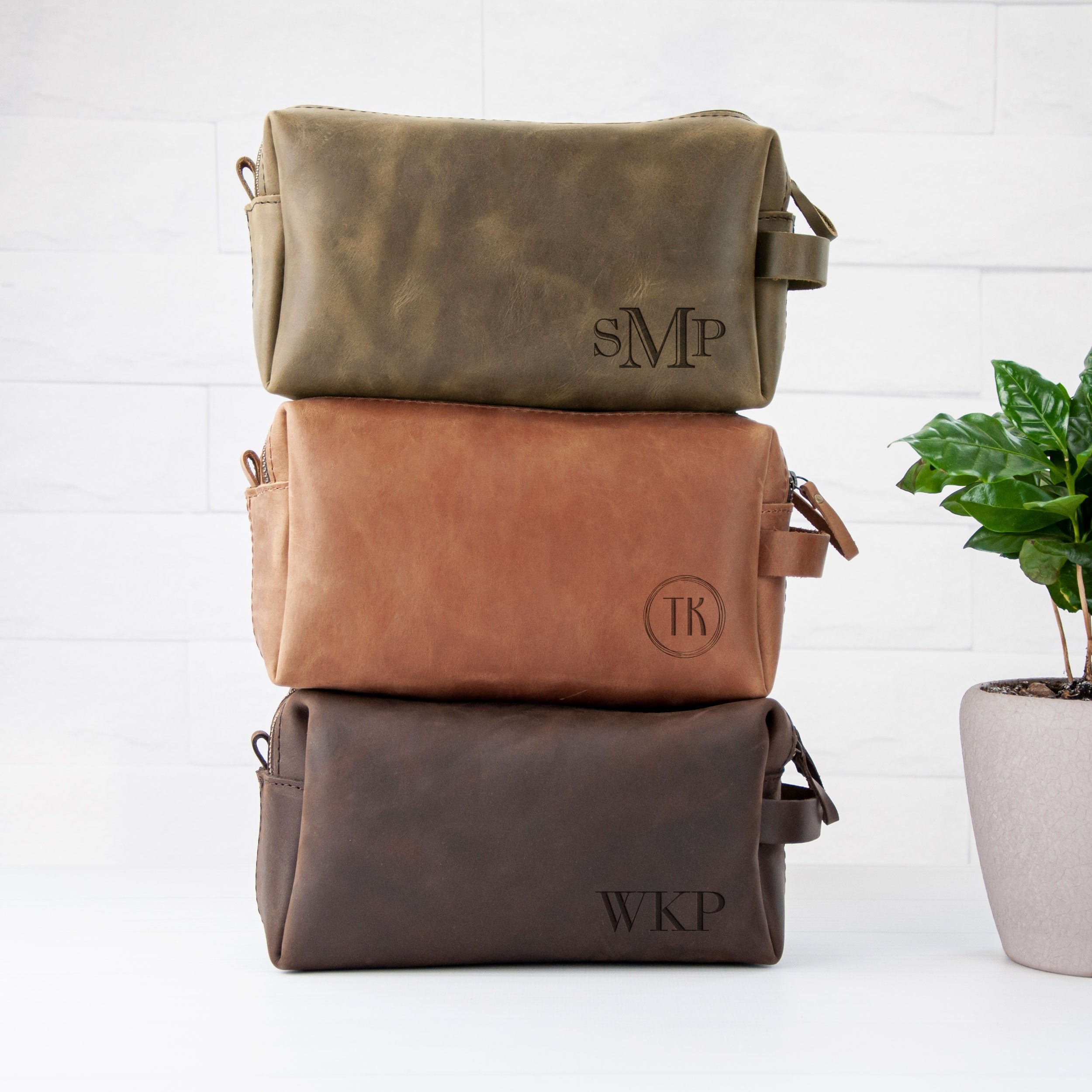 Custom Men’s Leather Dopp Kit – Groomsmen Gift or Travel Bag