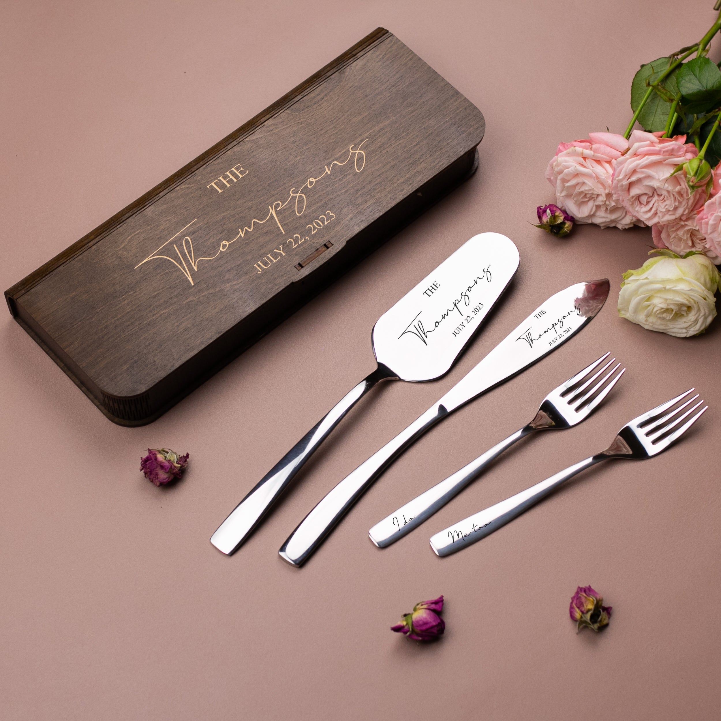 Bridal shower gift - Wedding cake cutting set & forks - I do, Me too