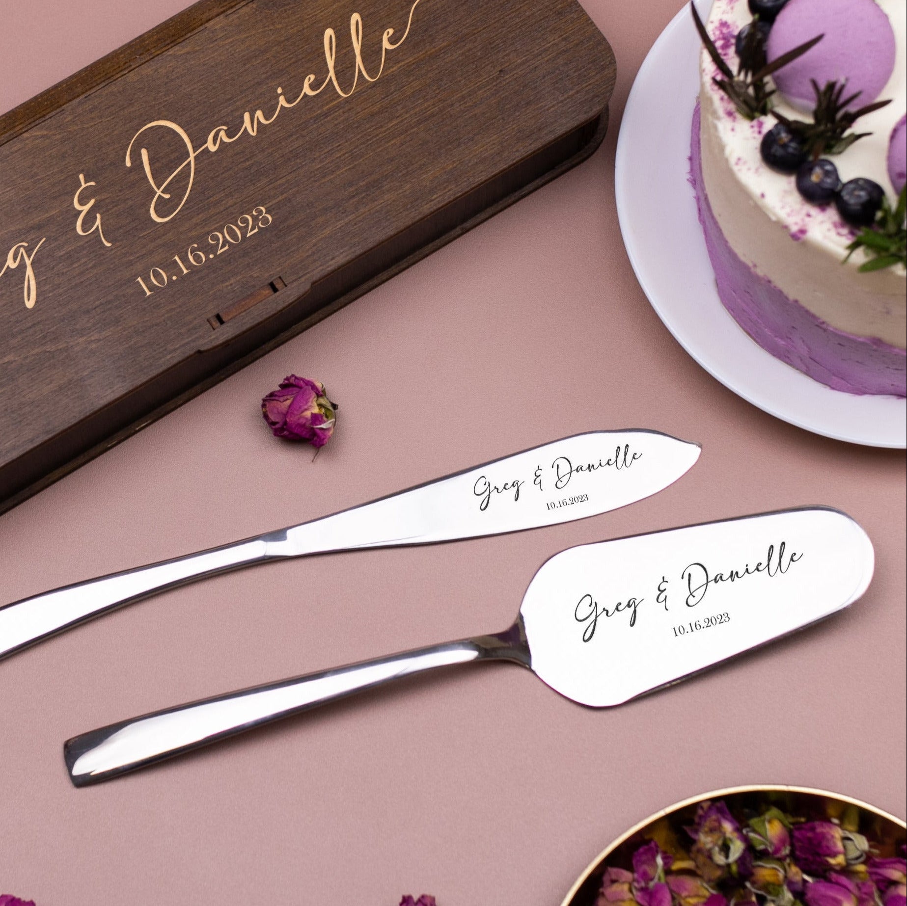 Rustic Wedding Cake Server Set -  Personalized Cake Cutting Set