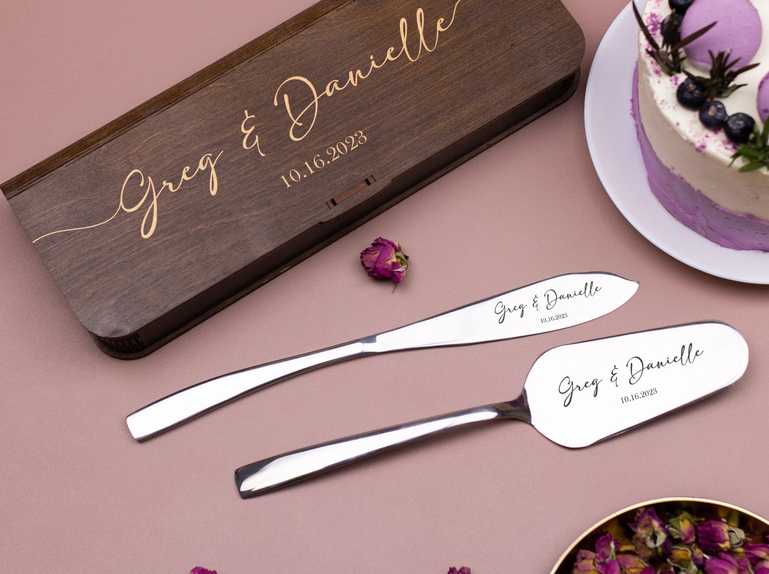 Rustic Wedding Cake Server Set -  Personalized Cake Cutting Set