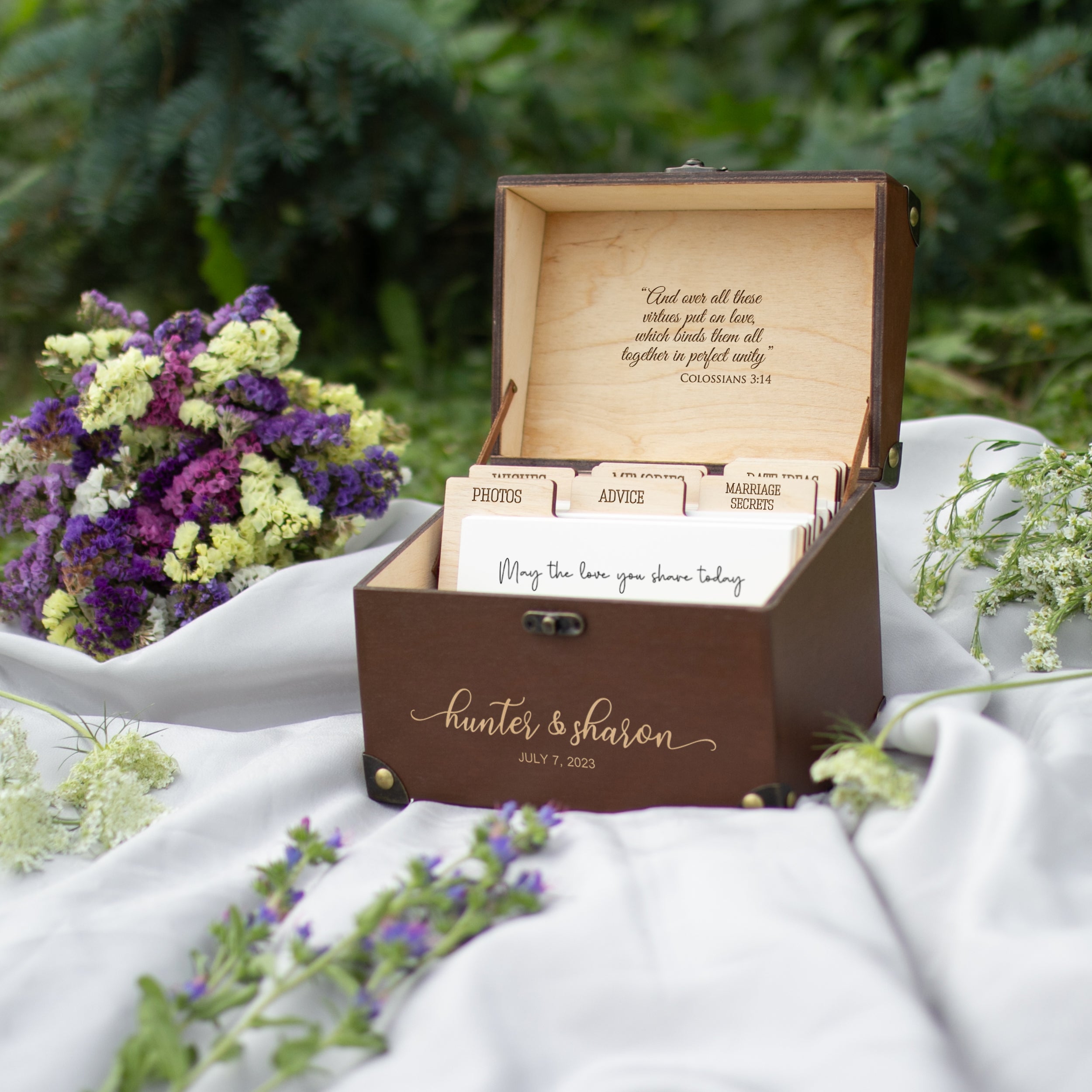 Alternative Wedding Guest Book - Wedding Memory & Advice Box with Lock