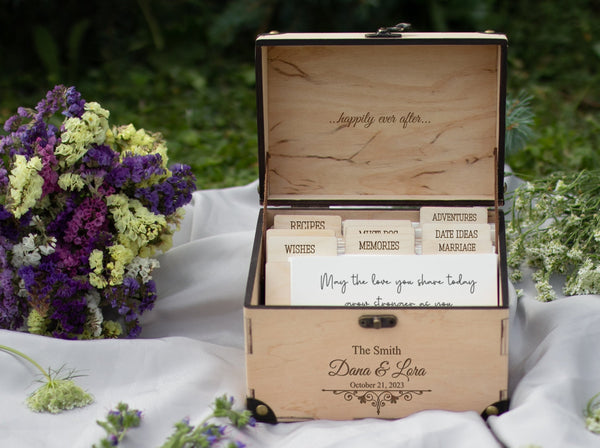 Alternative Wedding Guest Book - Wedding Memory & Advice Box with Lock
