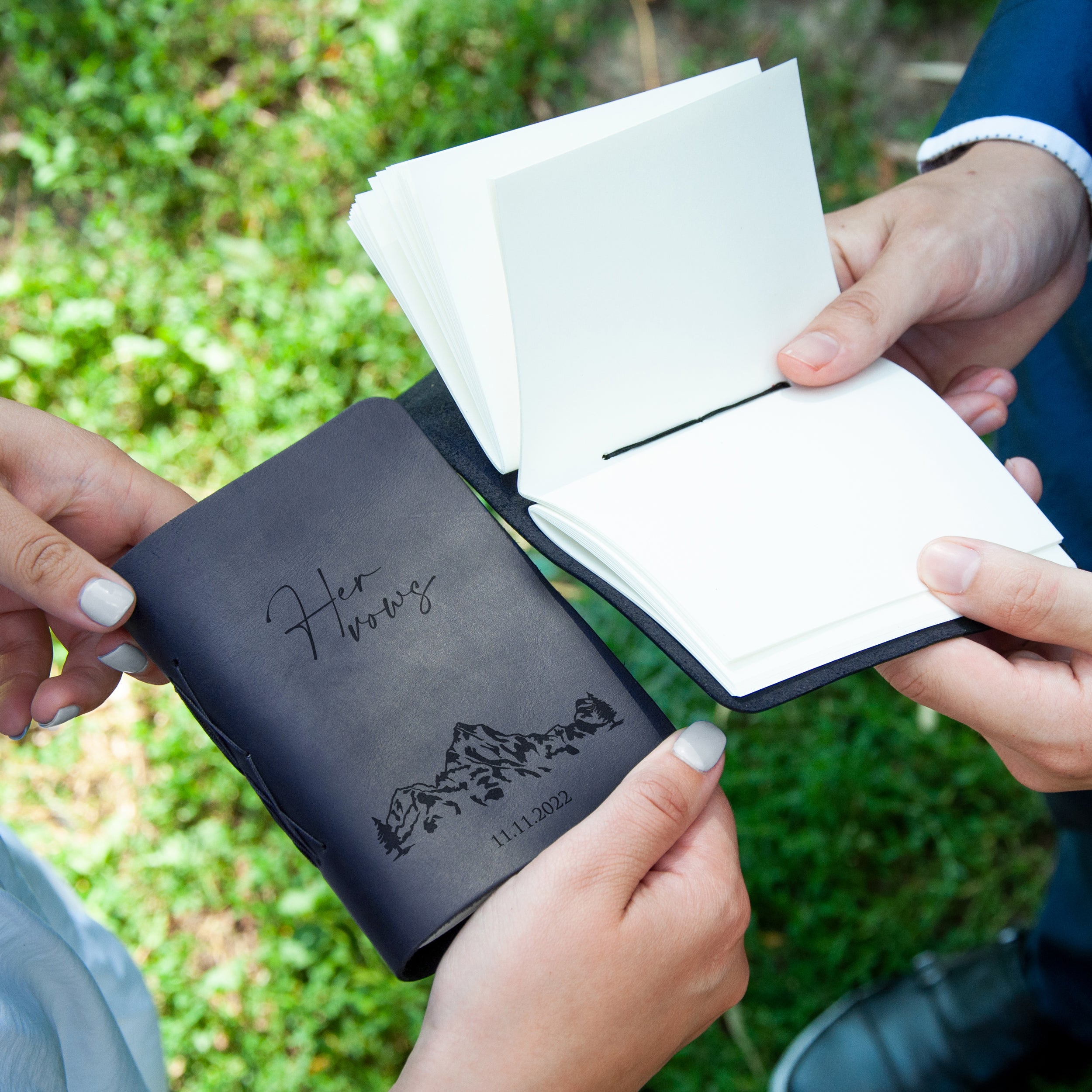 Mr & Mrs Leather Vow Books - Wedding Vows in Travel Theme