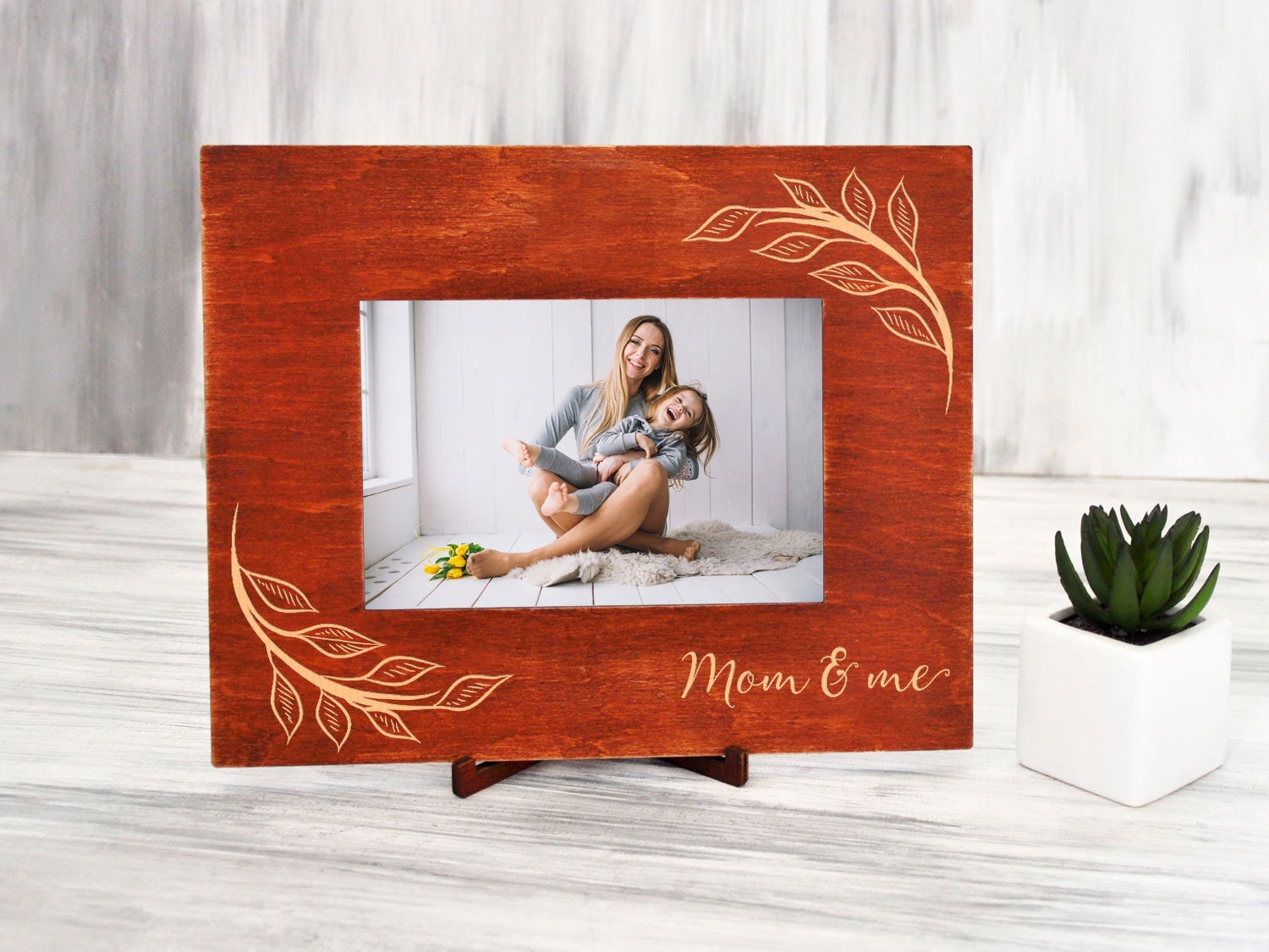 Engraved Picture Frame with Flowers - Mother's Day Gift