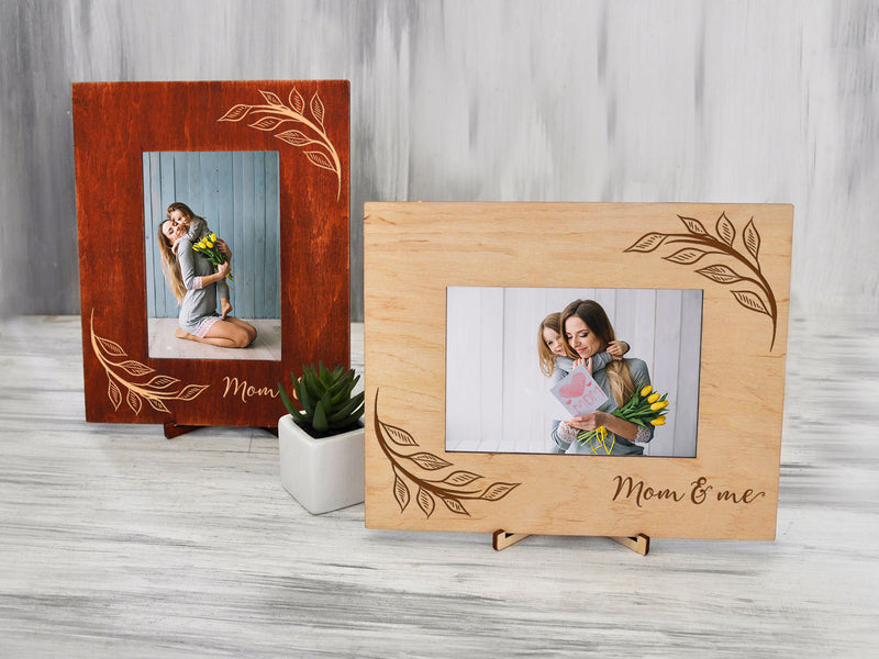Engraved Picture Frame with Flowers - Mother's Day Gift