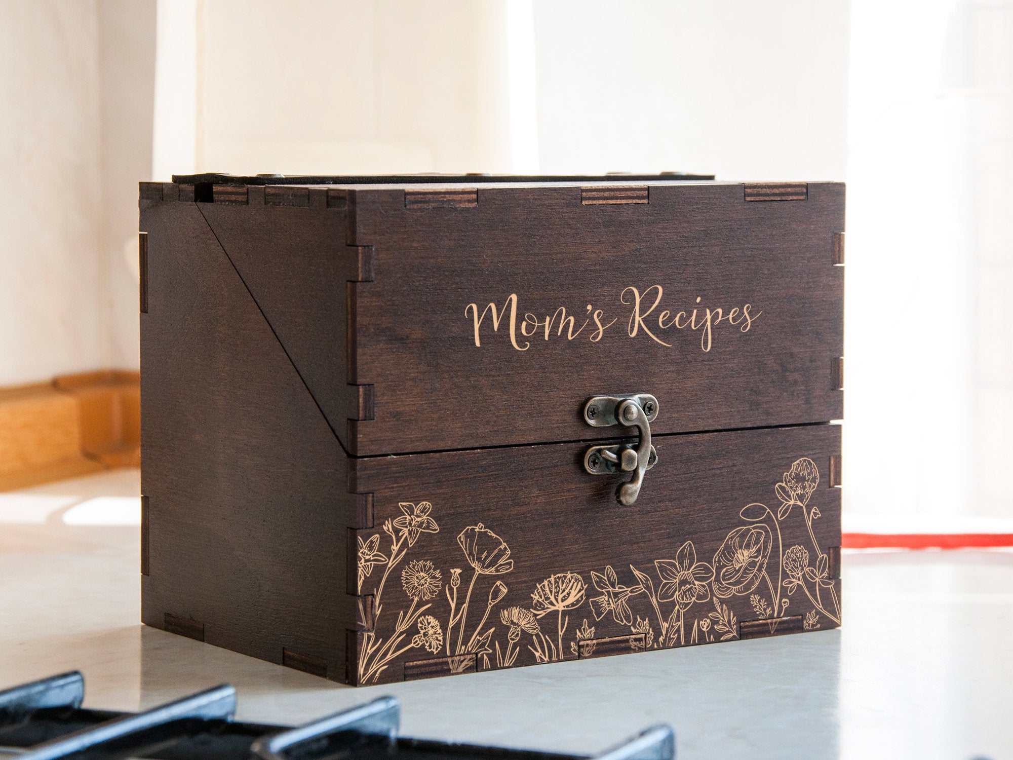 Personalized Recipe Box with Wooden Dividers - Wood Kitchen Decor - Gift for Mom