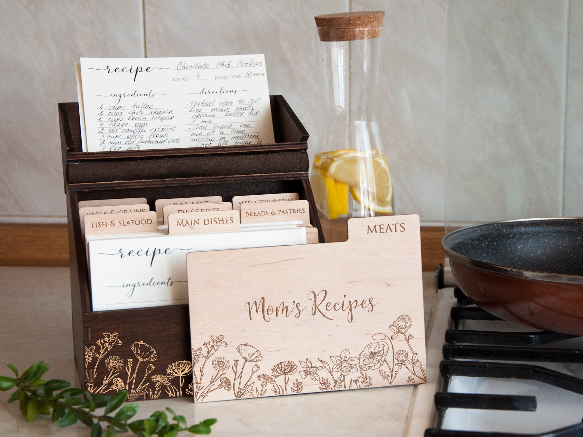 Personalized Recipe Box with Wooden Dividers - Wood Kitchen Decor - Gift for Mom